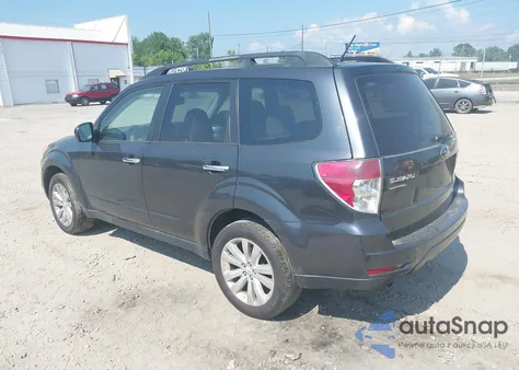 2013 Subaru Forester 2.5X Premium из США, поврежденный, VIN JF2SHADC6DH440230